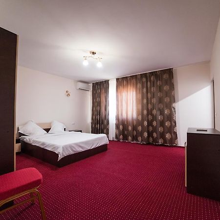 Vatra Romana Bed and Breakfast Răcarii de Jos Eksteriør billede