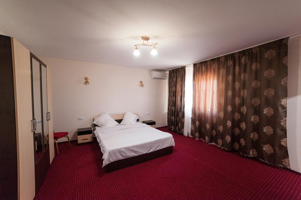 Vatra Romana Bed and Breakfast Răcarii de Jos Eksteriør billede